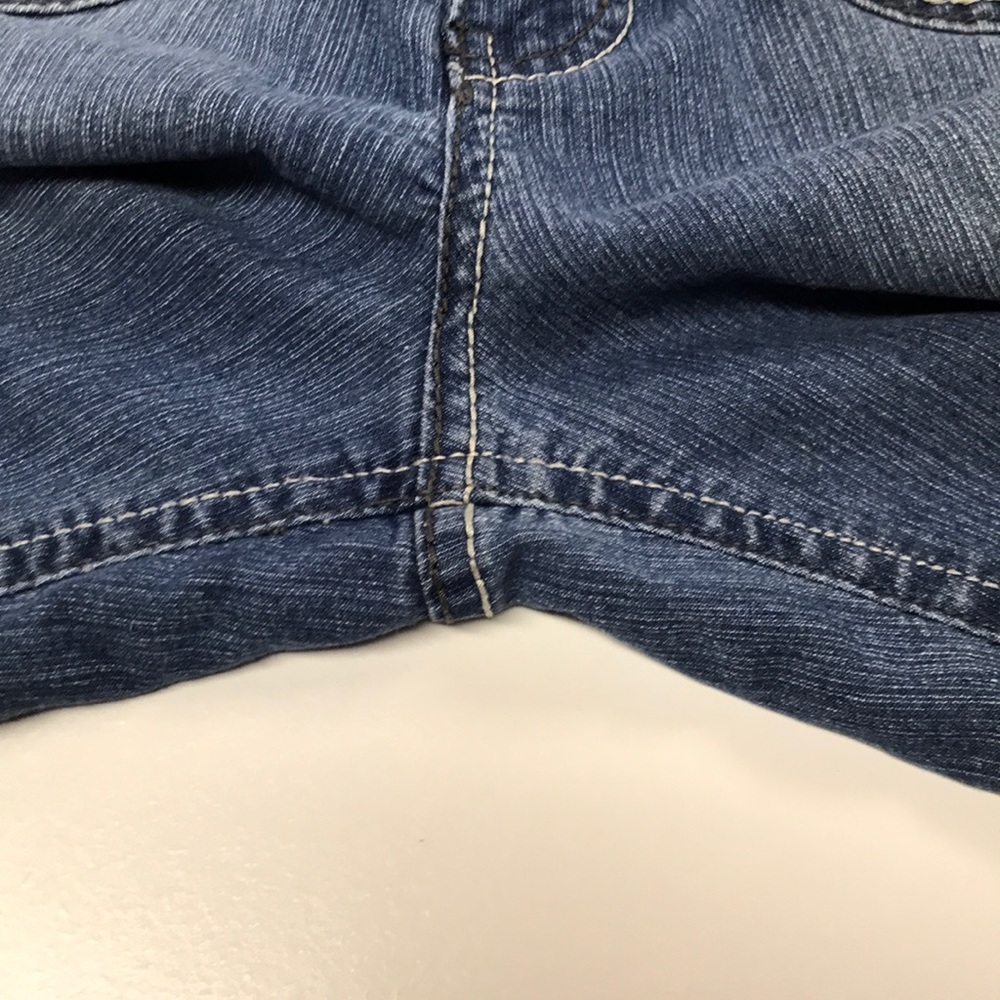 Capris Jeans - Picture 7 of 7